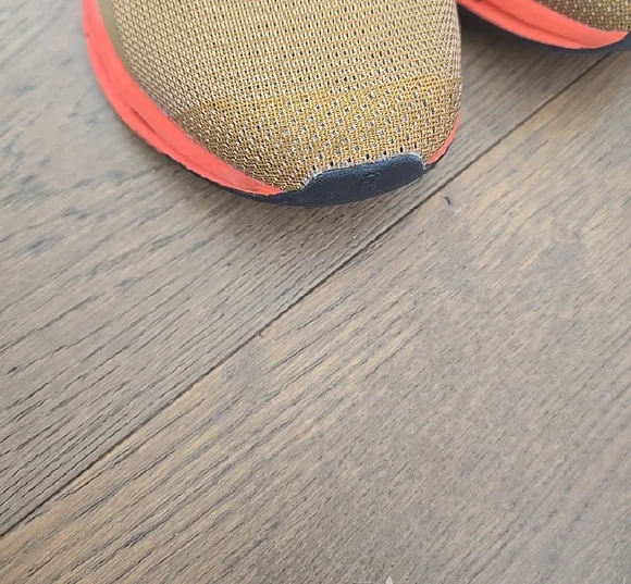 On Running Shoes in Gold and Gray - Picture 4 of 6